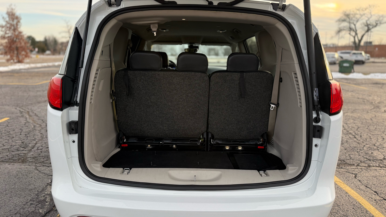 Chrysler Voyager LX 2023