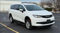 2023 Chrysler Voyager 