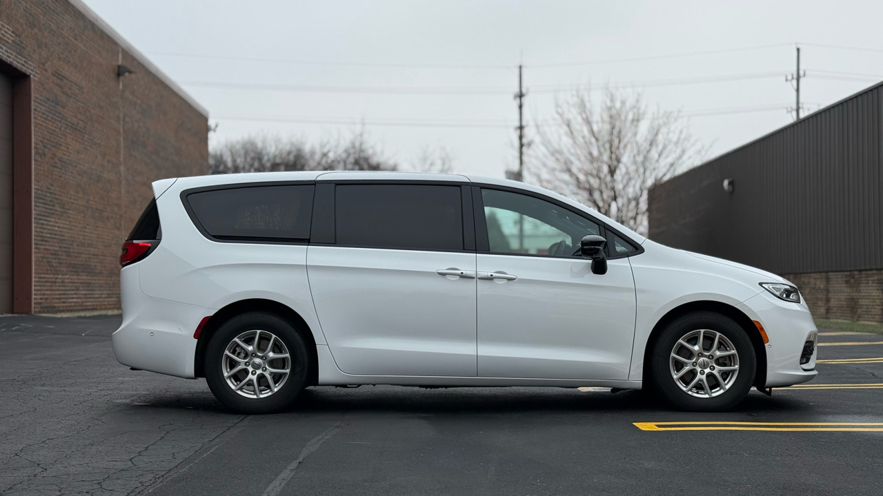 Chrysler Pacifica Hybrid Select 2024