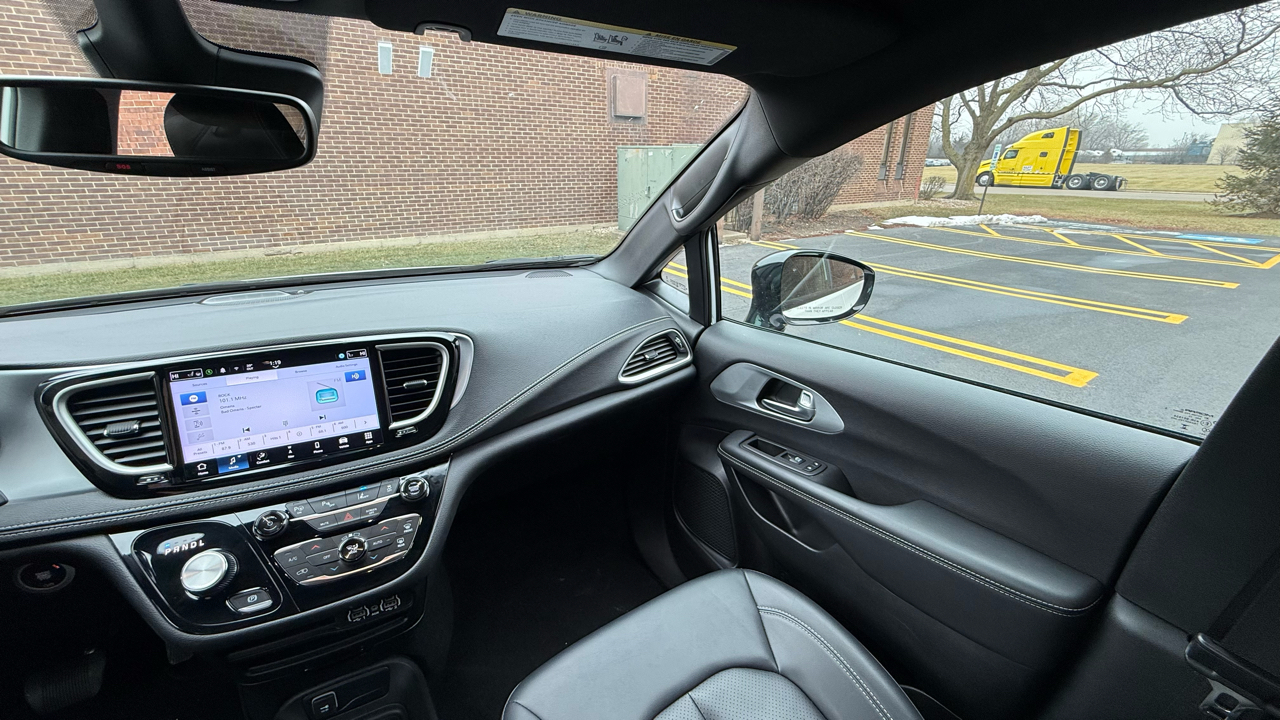 Chrysler Pacifica Hybrid Select 2024