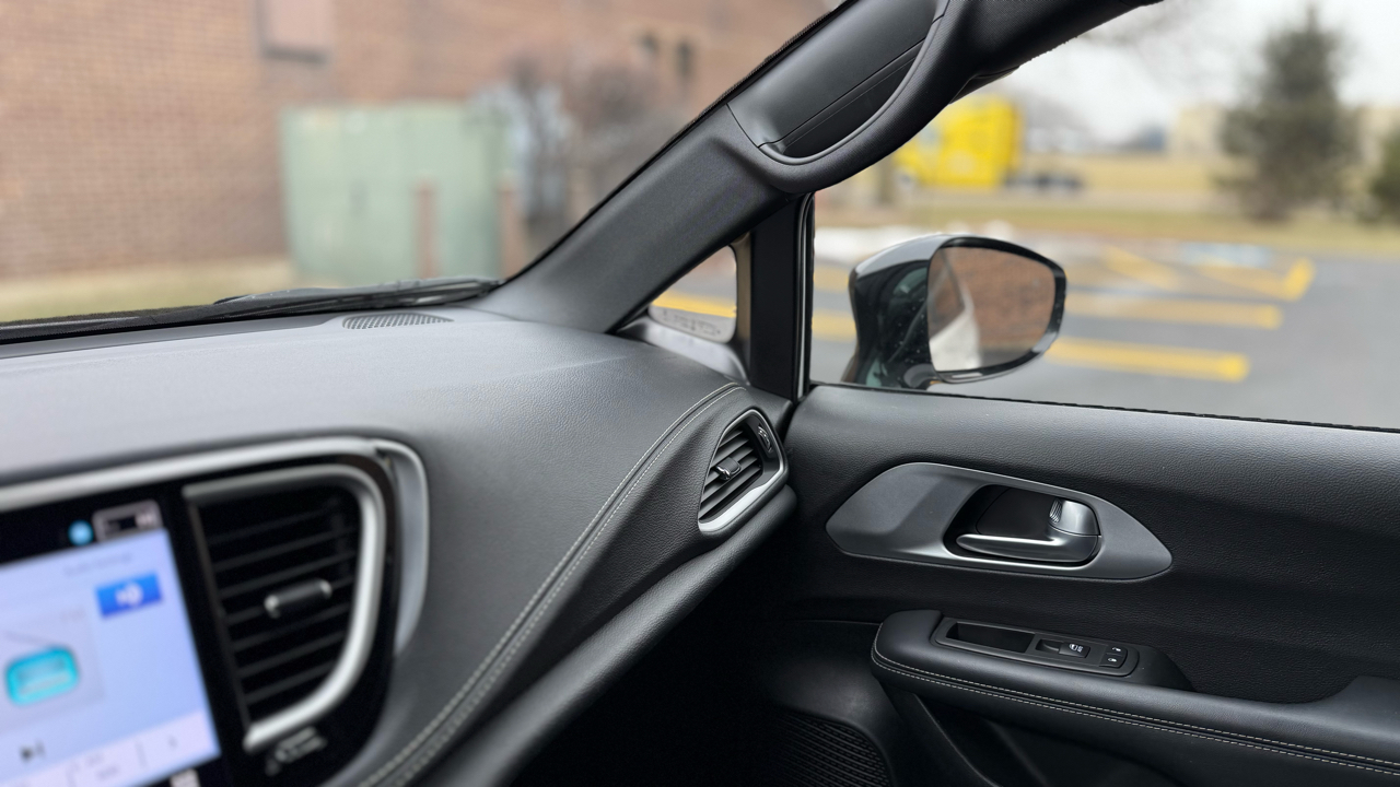 Chrysler Pacifica Hybrid Select 2024