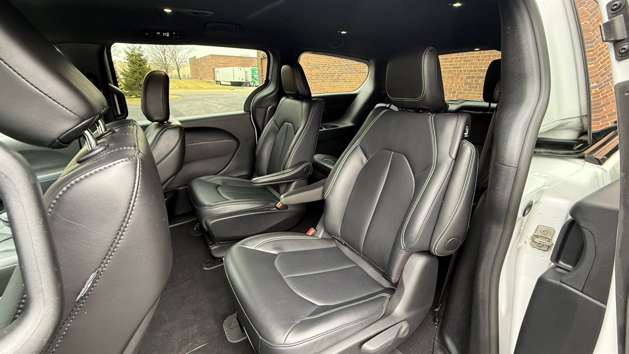 Chrysler Pacifica Hybrid Select 2024