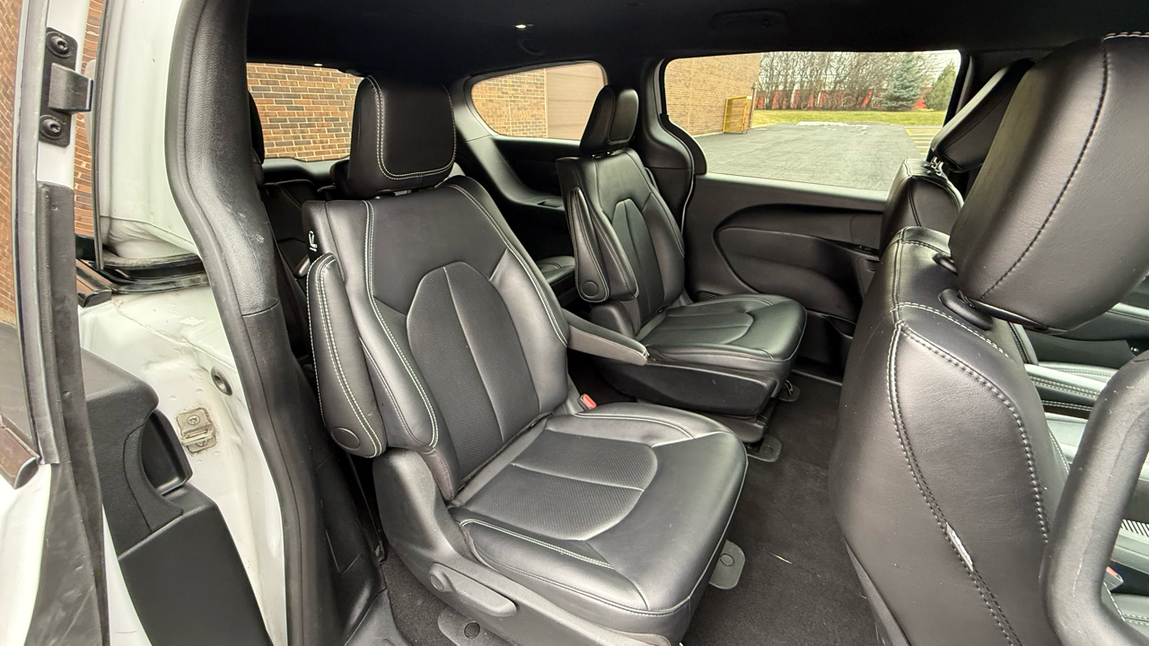 Chrysler Pacifica Hybrid Select 2024