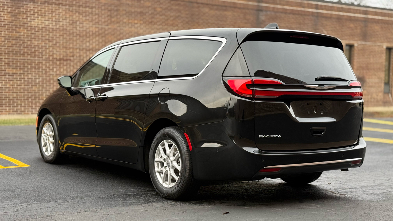 Chrysler Pacifica Touring L 2024