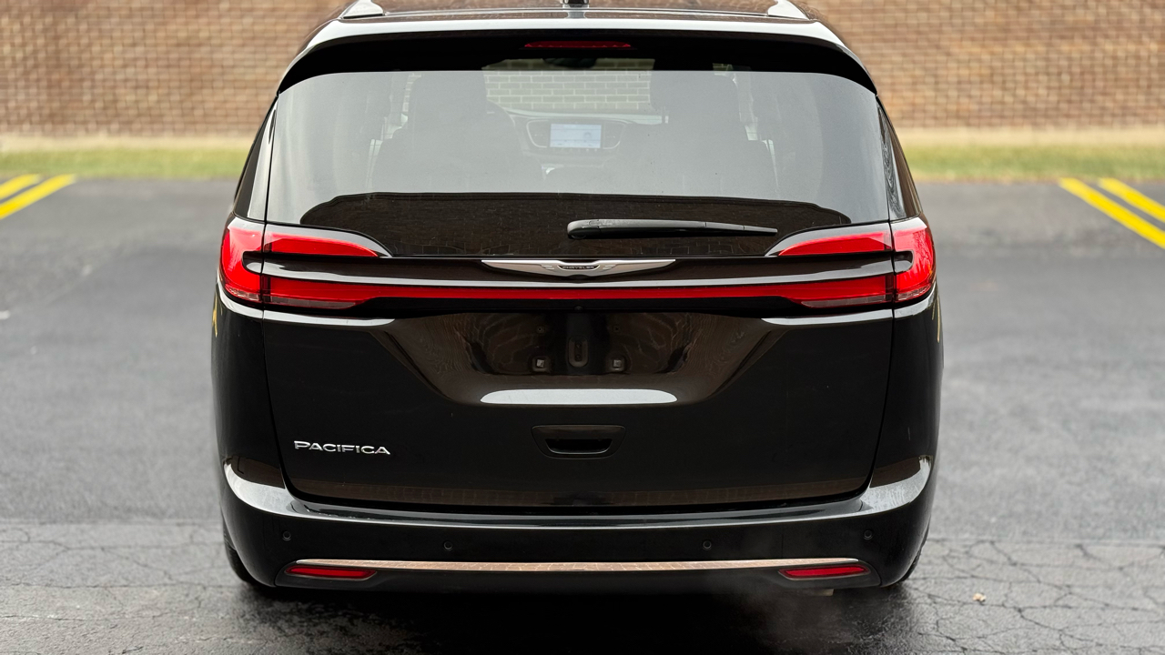 Chrysler Pacifica Touring L 2024