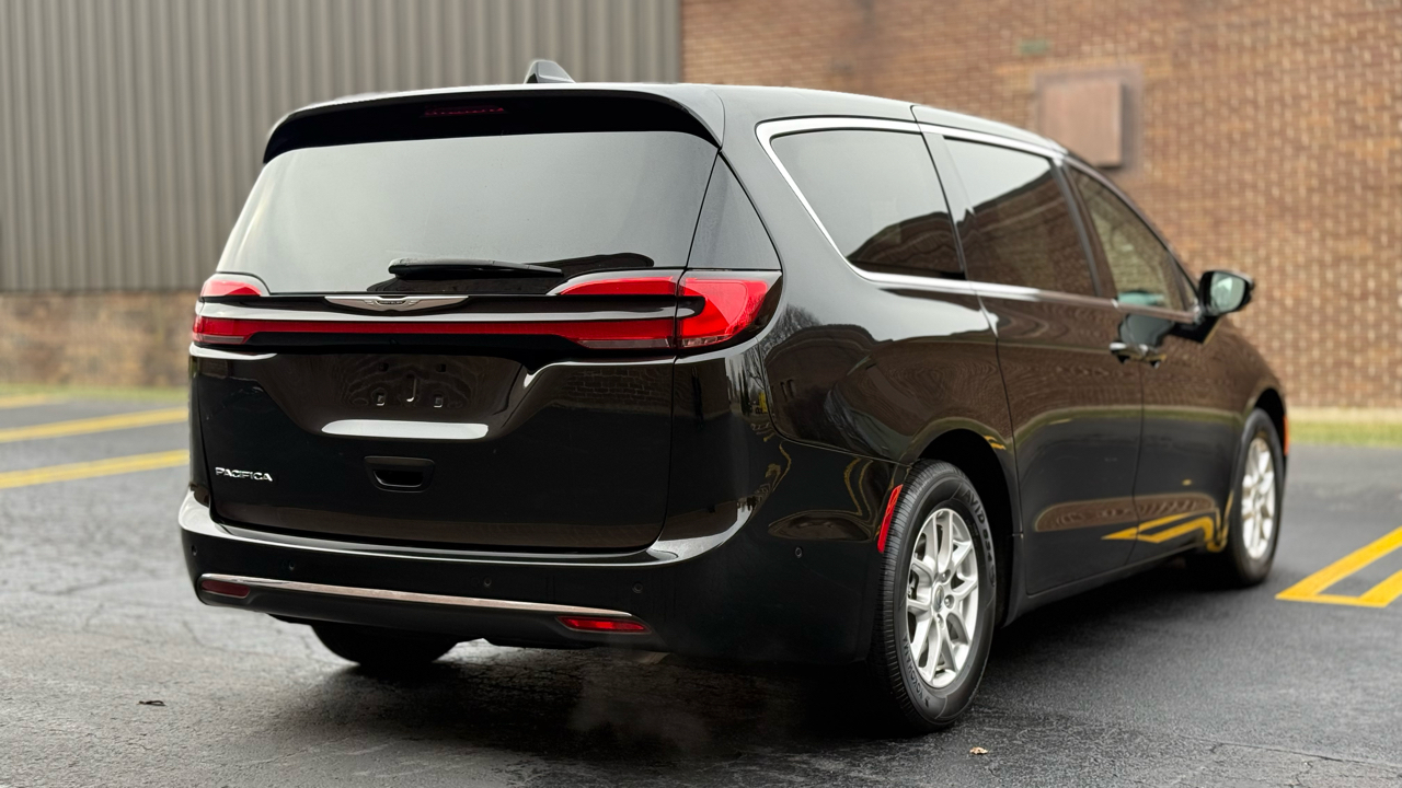 Chrysler Pacifica Touring L 2024