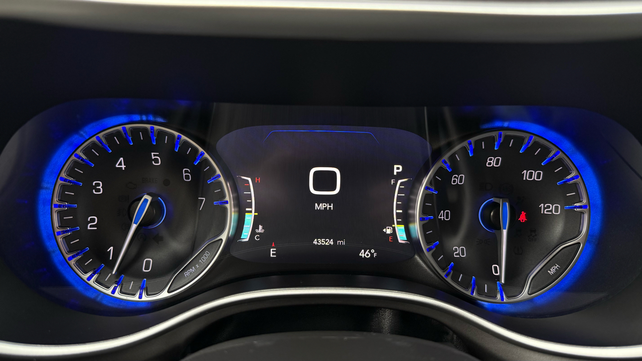 Chrysler Pacifica Touring L 2024