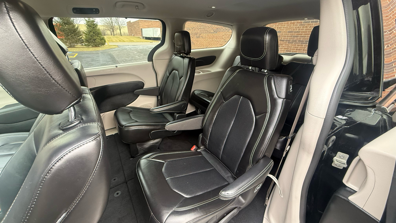 Chrysler Pacifica Touring L 2024