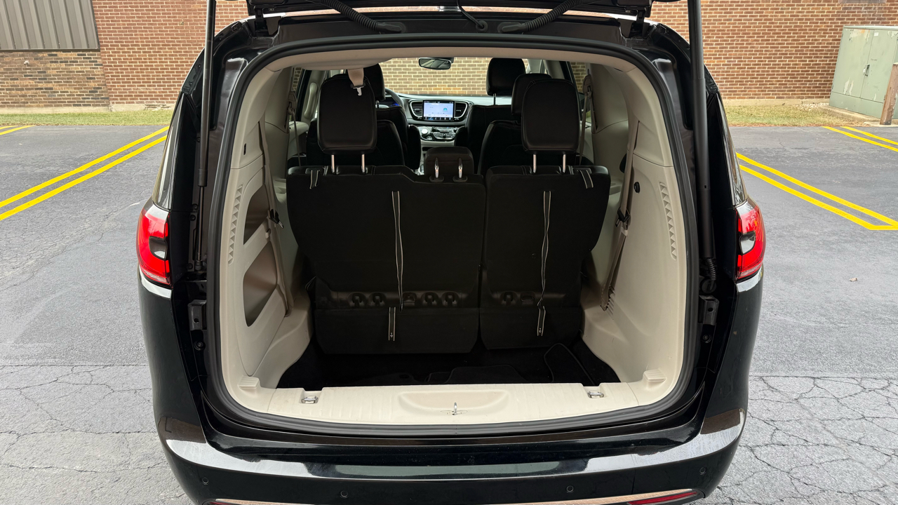 Chrysler Pacifica Touring L 2024