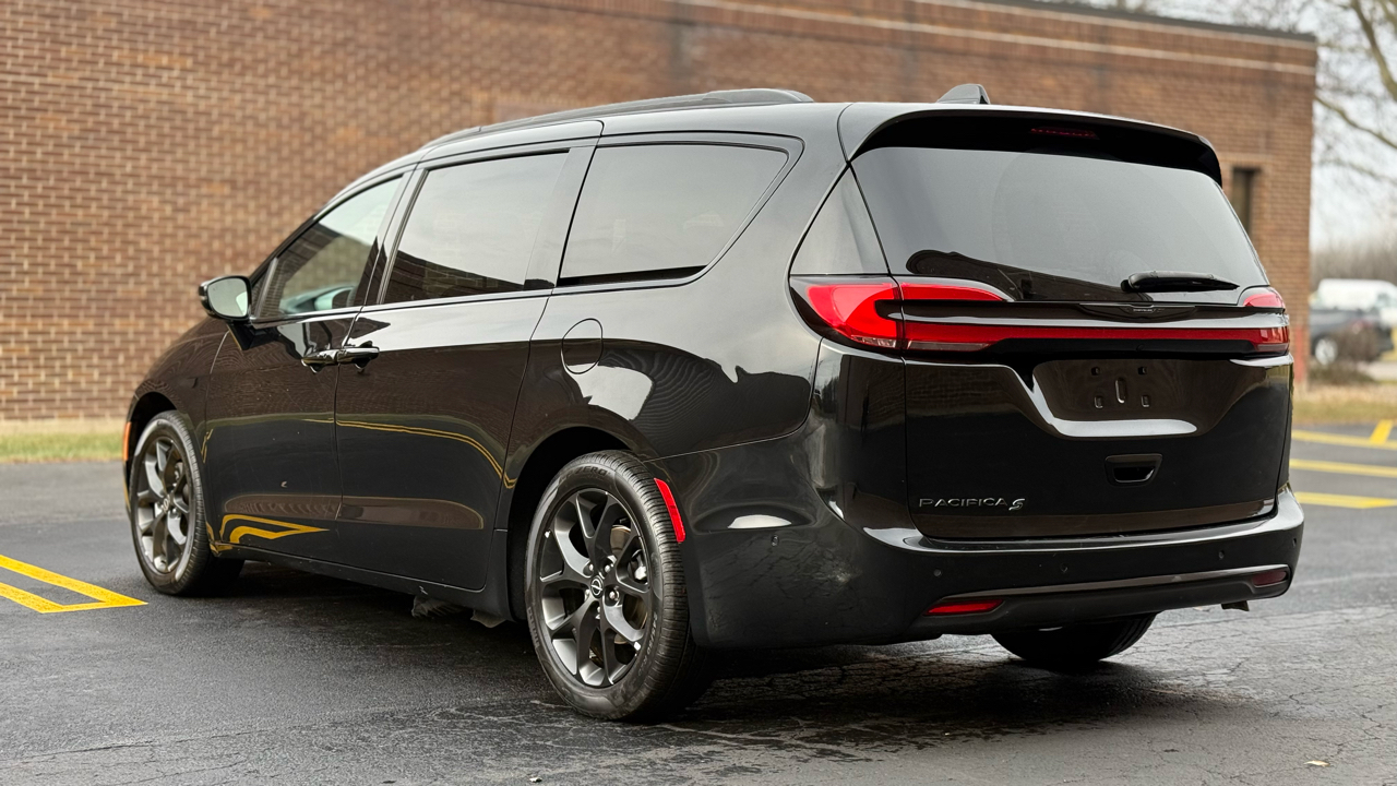 Chrysler Pacifica Limited 2025
