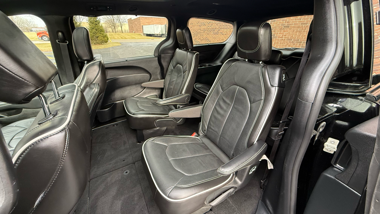 Chrysler Pacifica Limited 2025