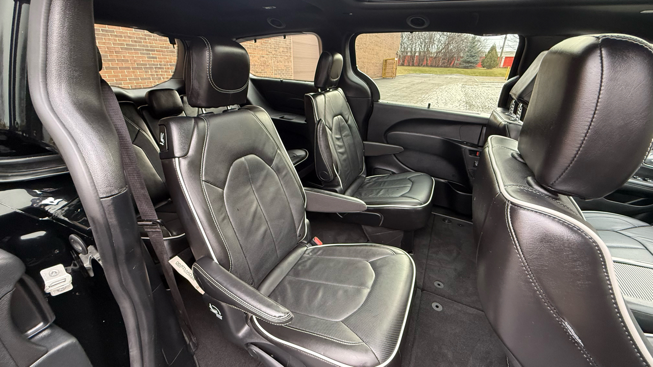 Chrysler Pacifica Limited 2025