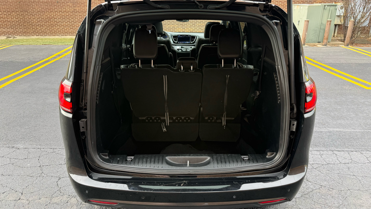 Chrysler Pacifica Limited 2025