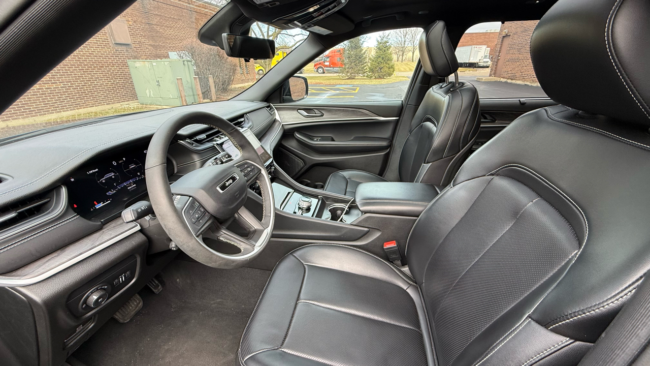 Jeep Grand Cherokee L Limited 4WD 2024