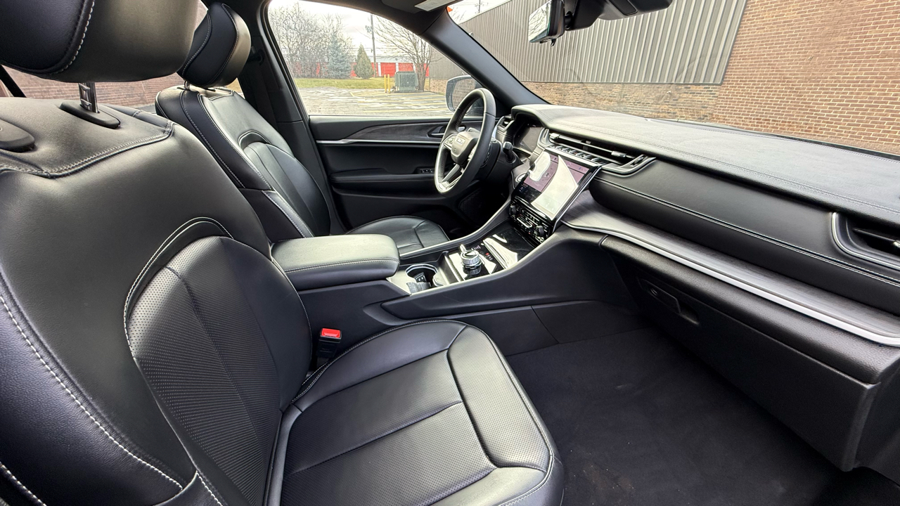 Jeep Grand Cherokee L Limited 4WD 2024