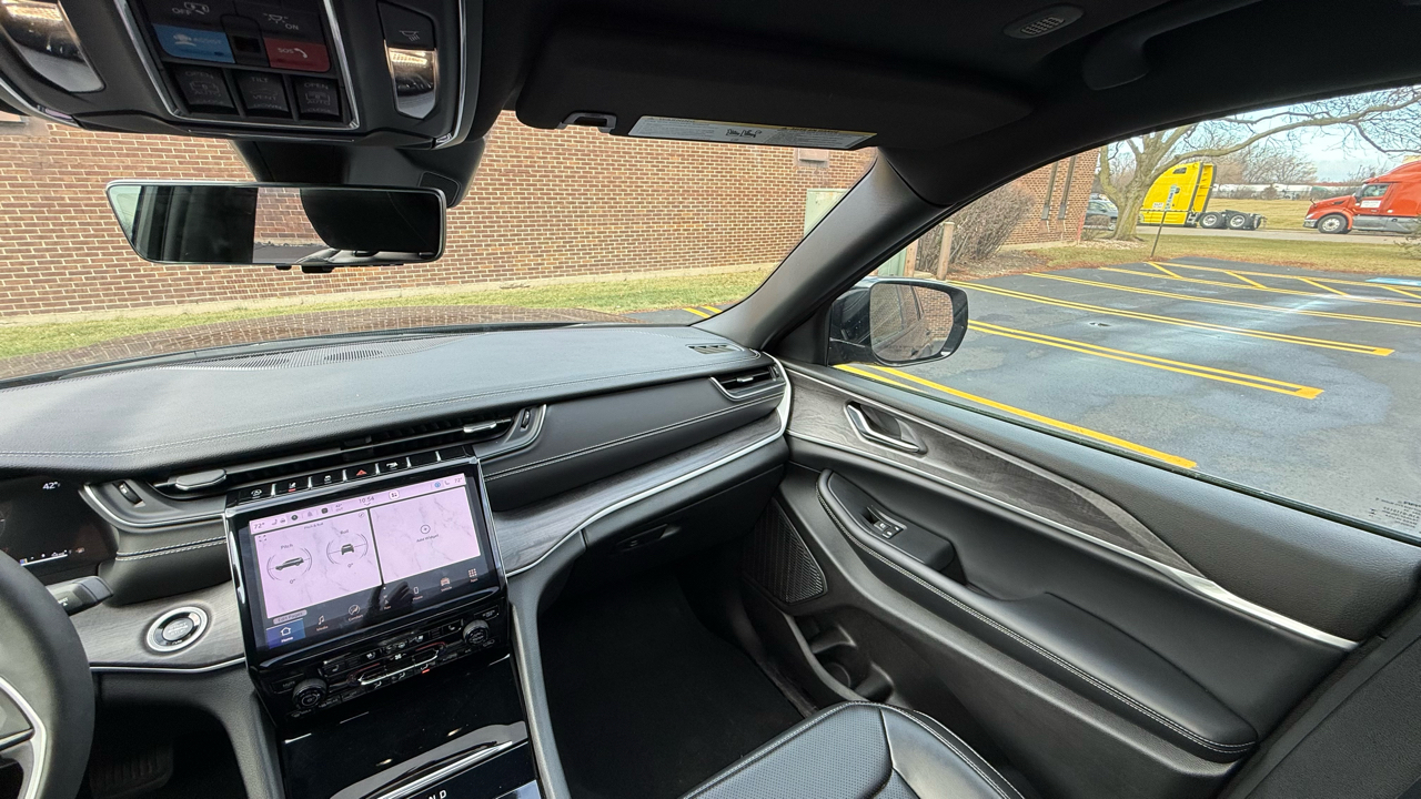 Jeep Grand Cherokee L Limited 4WD 2024