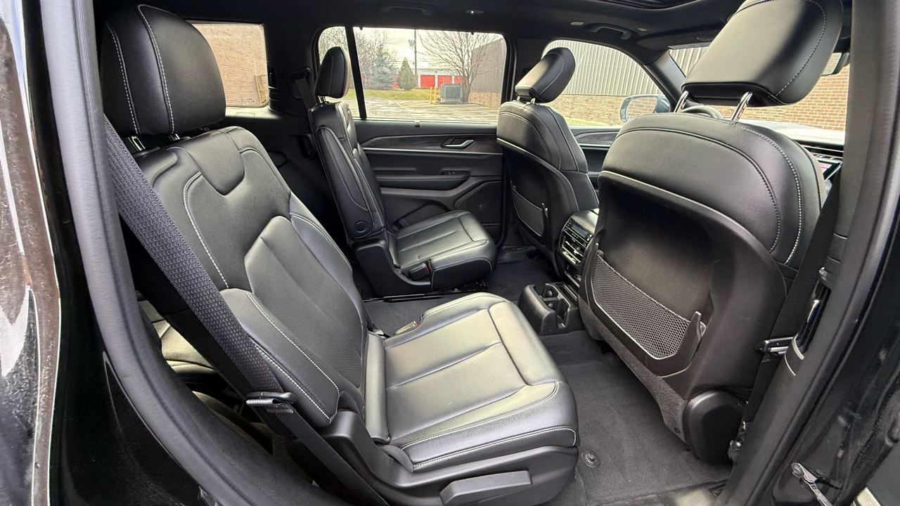 Jeep Grand Cherokee L Limited 4WD 2024