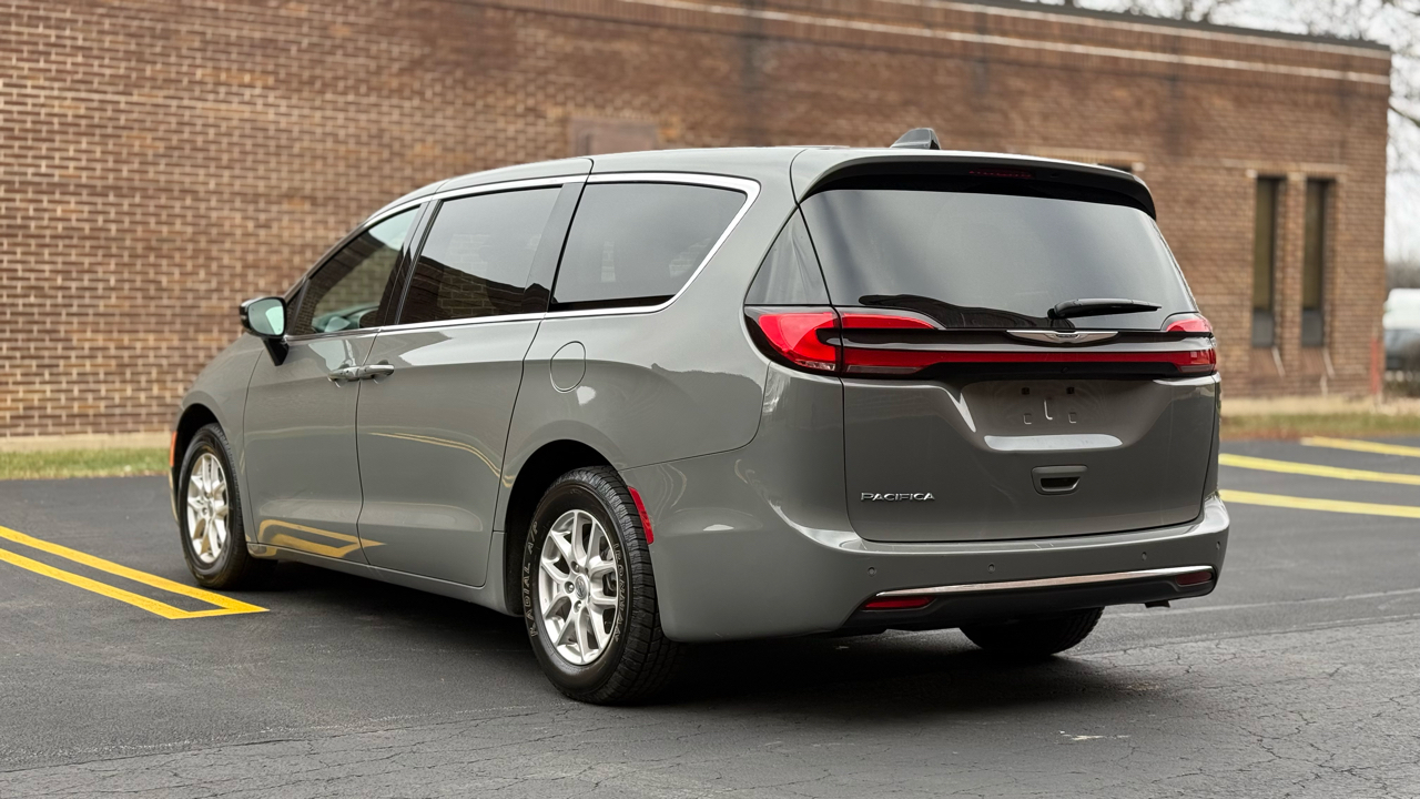 Chrysler Pacifica Select 2025