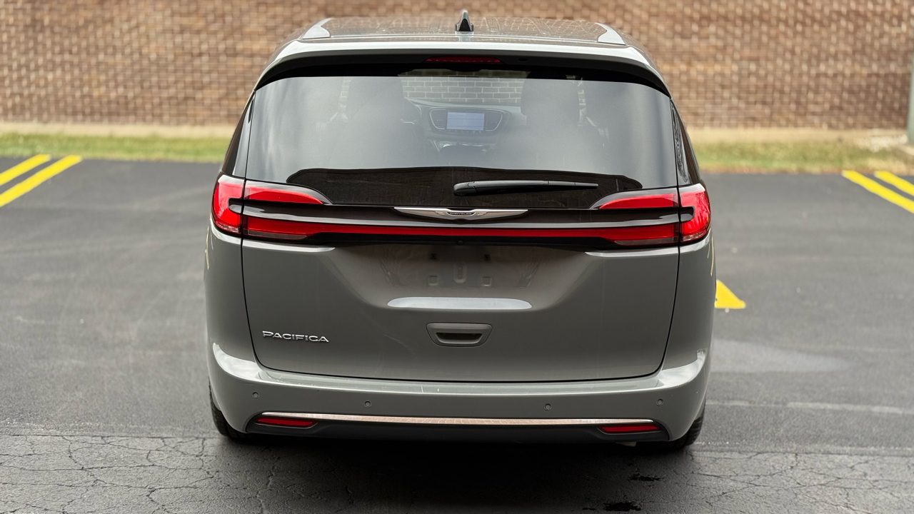Chrysler Pacifica Select 2025