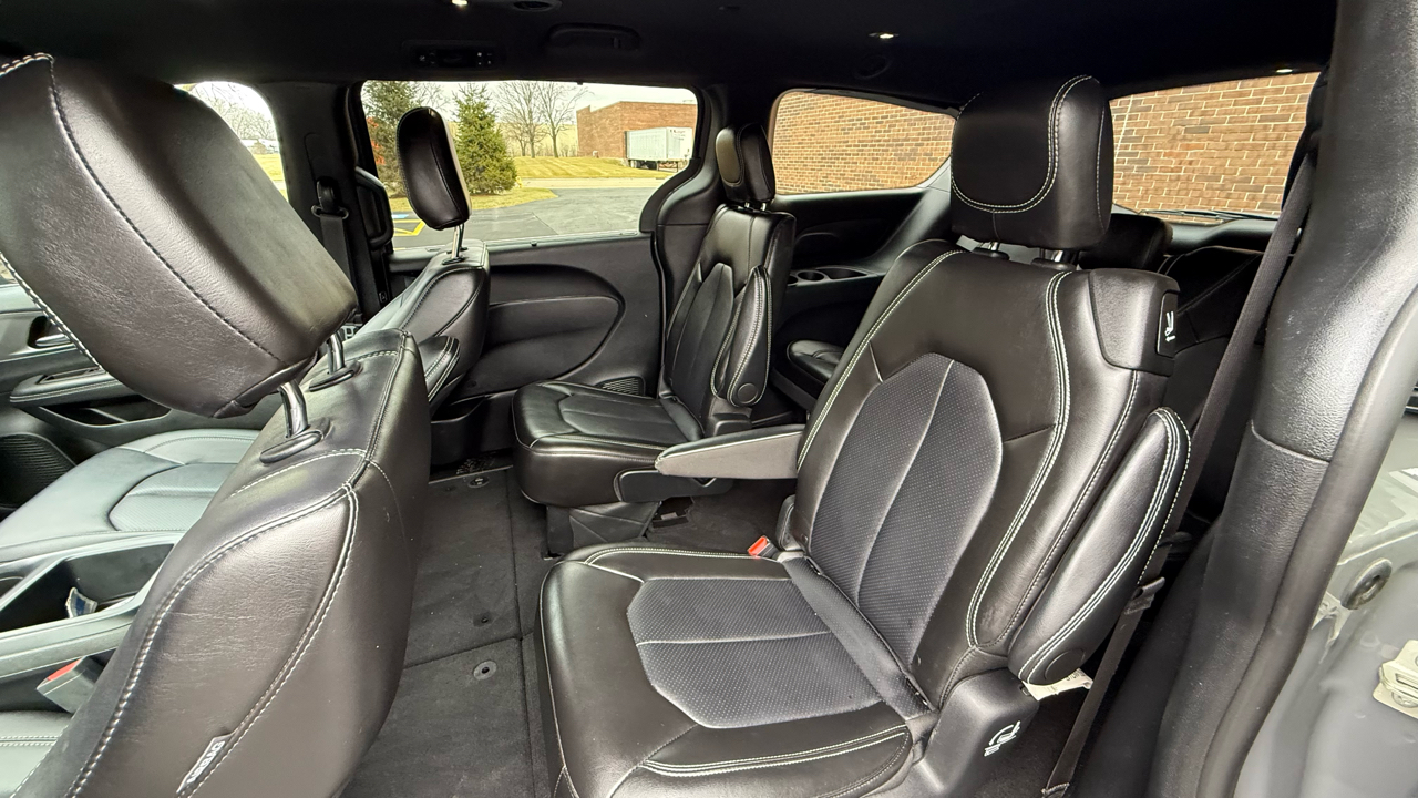 Chrysler Pacifica Select 2025