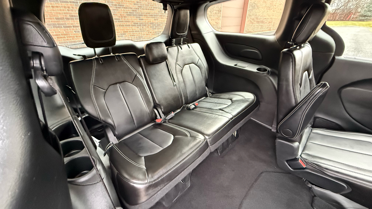 Chrysler Pacifica Select 2025