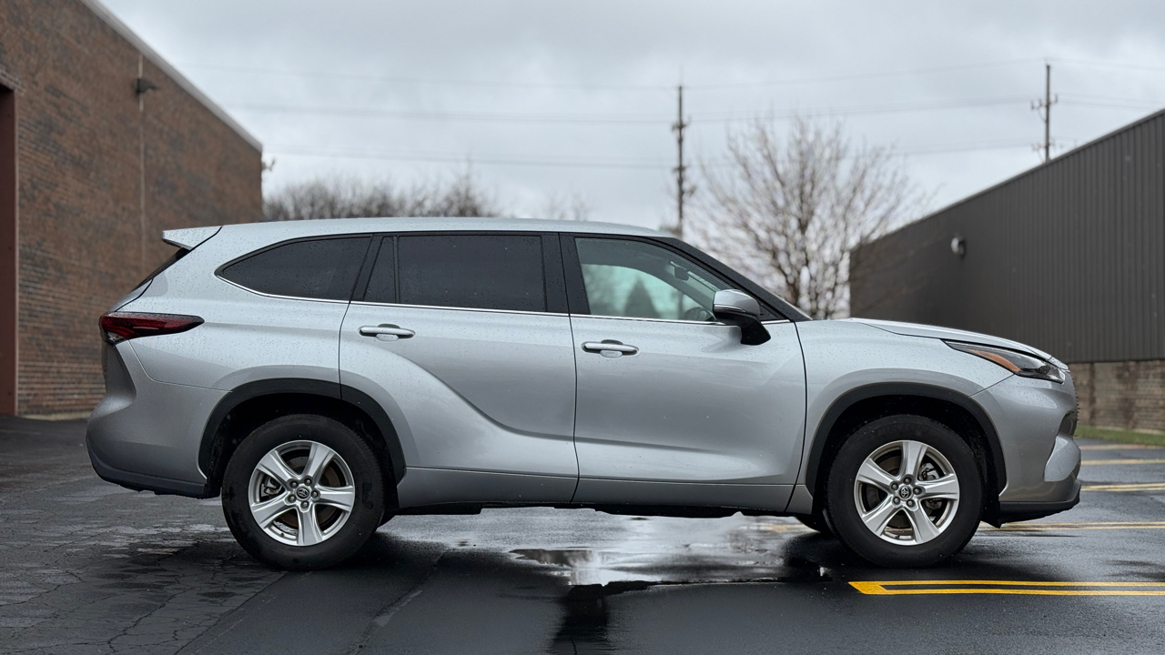 Toyota Highlander XLE 2025