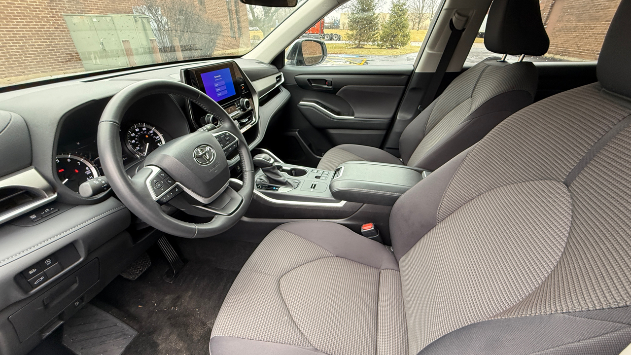 Toyota Highlander XLE 2025