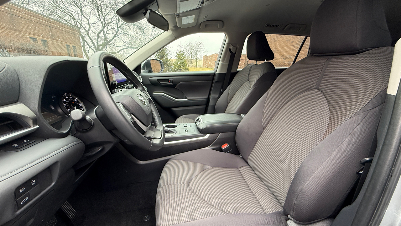 Toyota Highlander XLE 2025