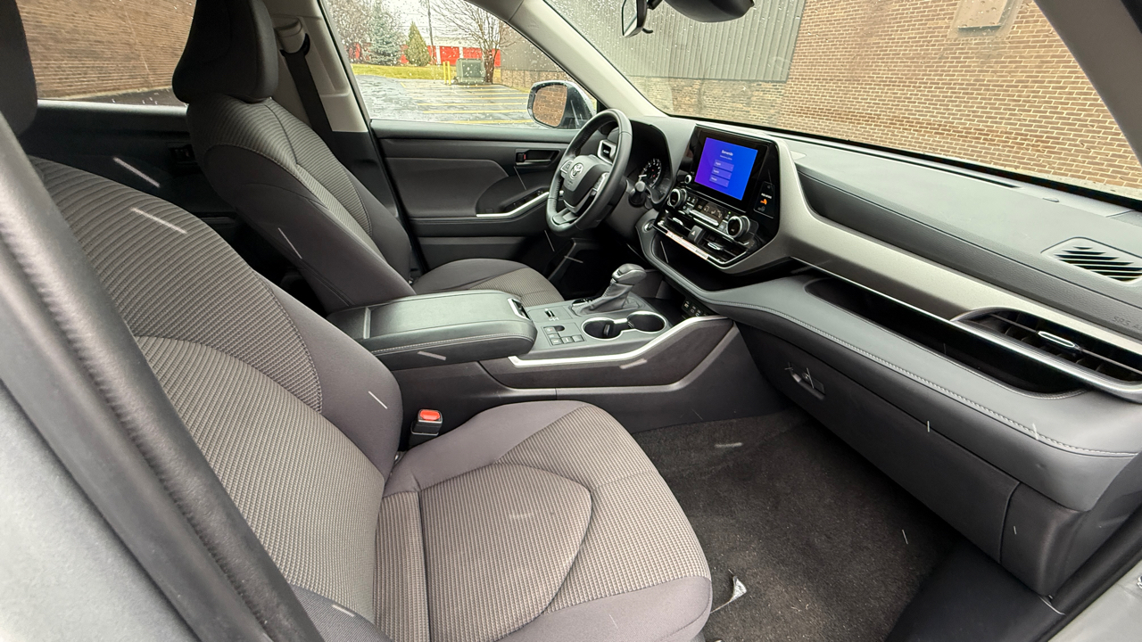 Toyota Highlander XLE 2025