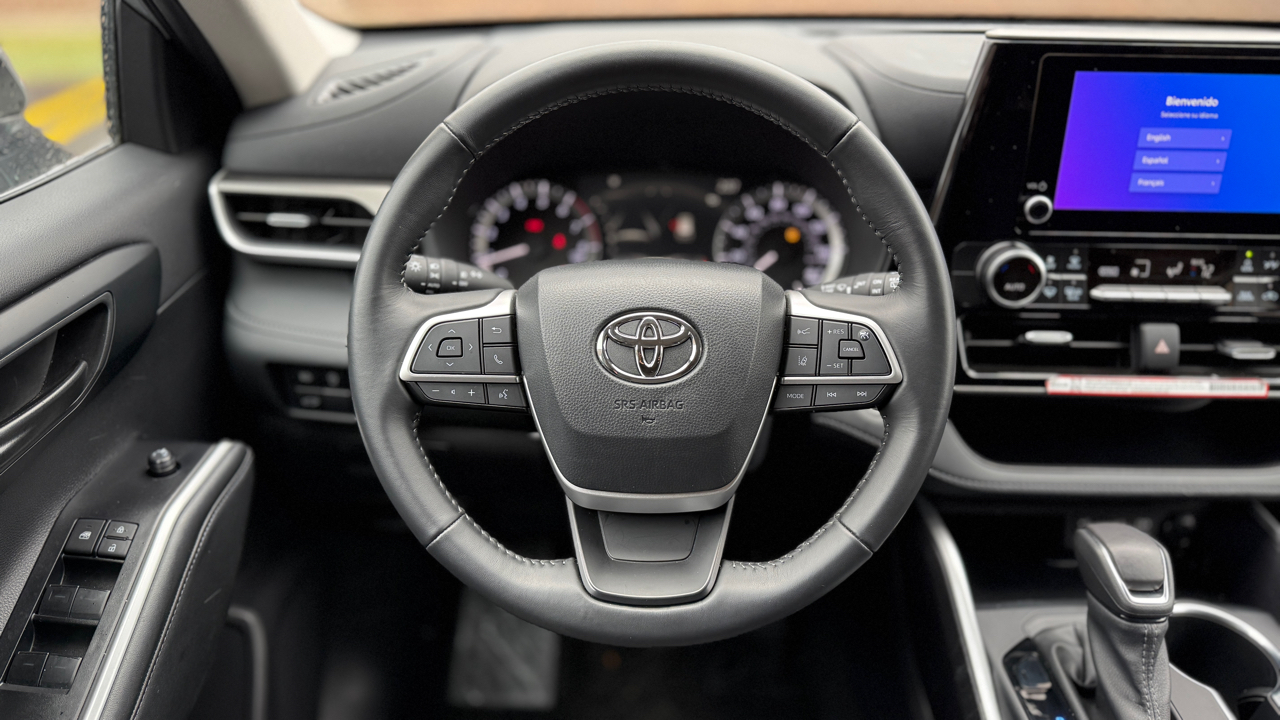 Toyota Highlander XLE 2025