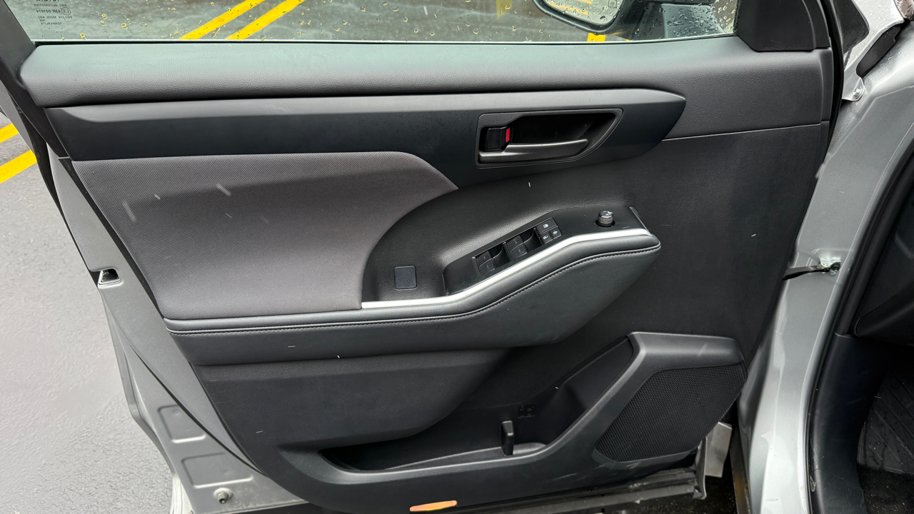 Toyota Highlander XLE 2025