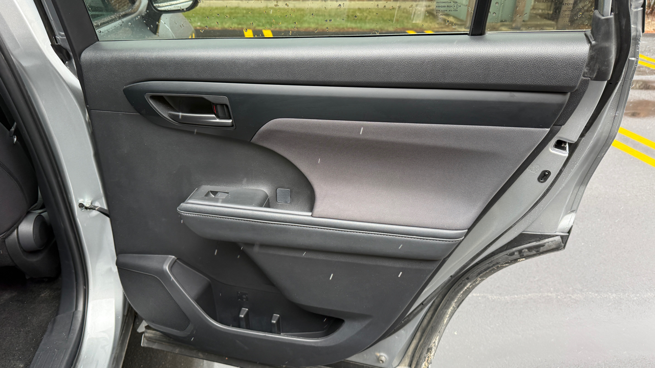 Toyota Highlander XLE 2025