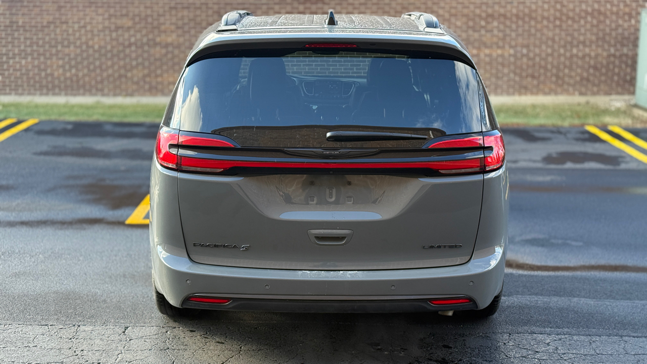 Chrysler Pacifica Limited 2025