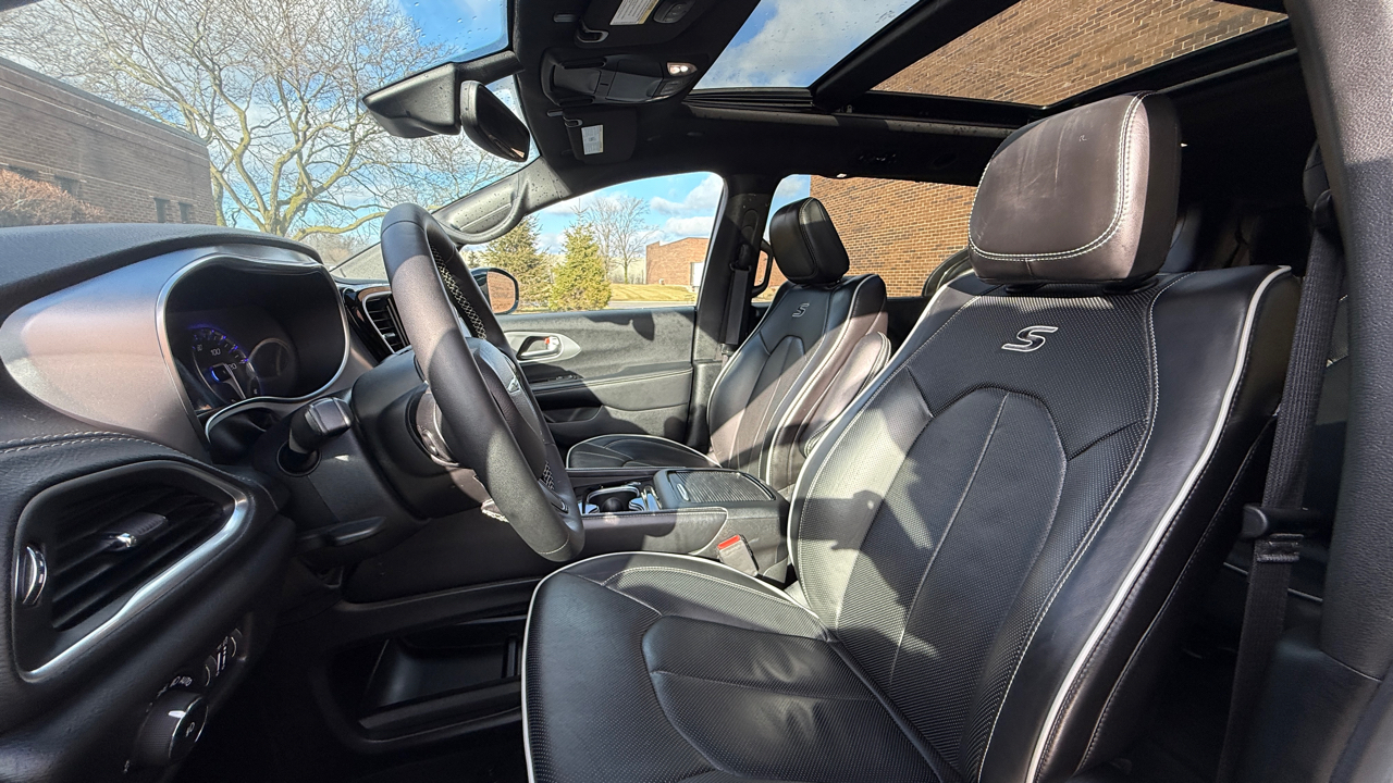 Chrysler Pacifica Limited 2025