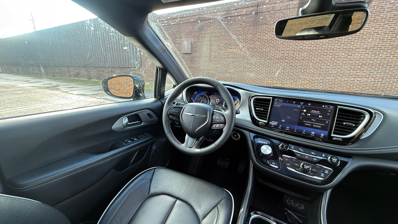 Chrysler Pacifica Limited 2025