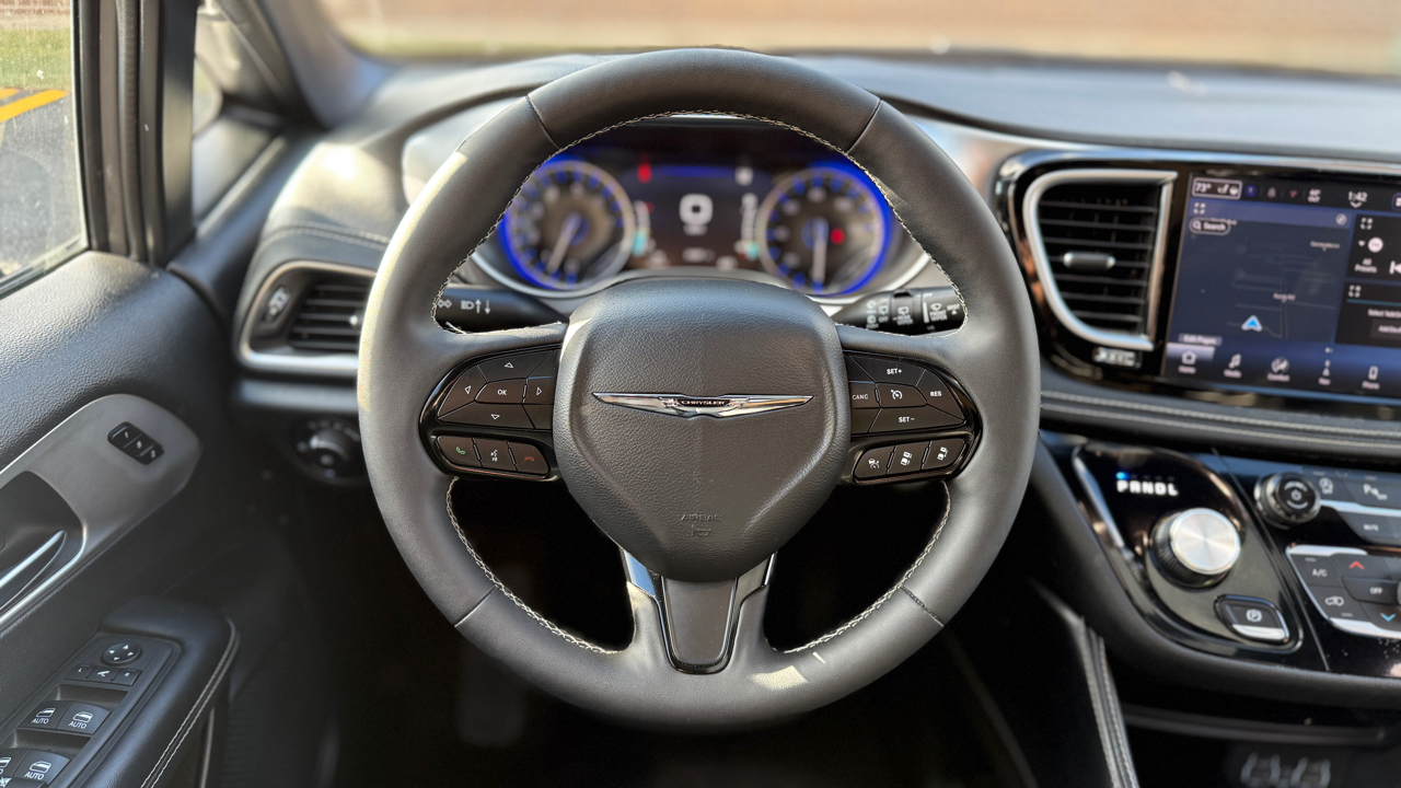 Chrysler Pacifica Limited 2025