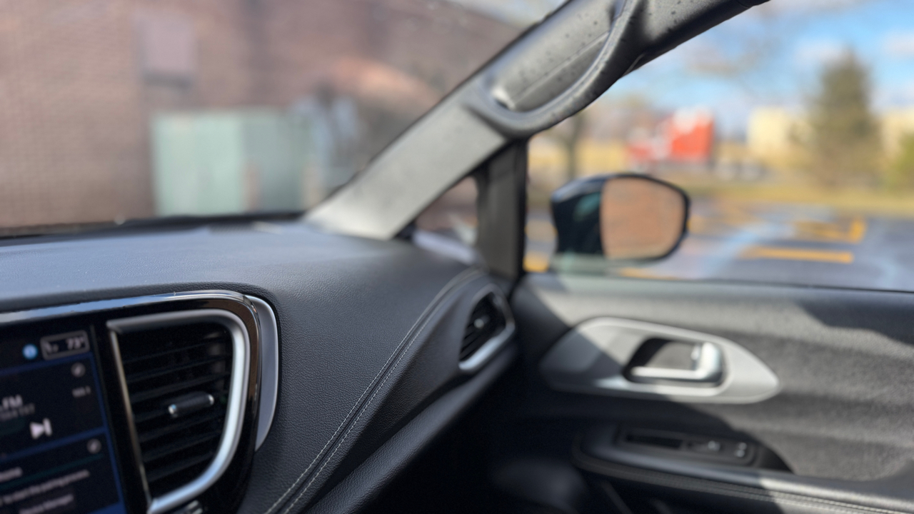 Chrysler Pacifica Limited 2025