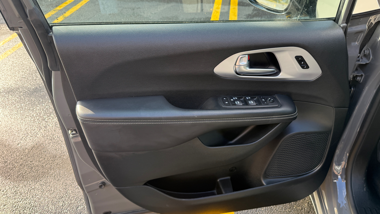 Chrysler Pacifica Limited 2025