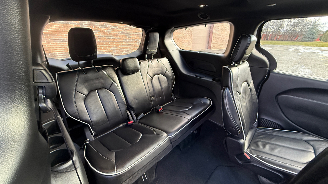 Chrysler Pacifica Limited 2025