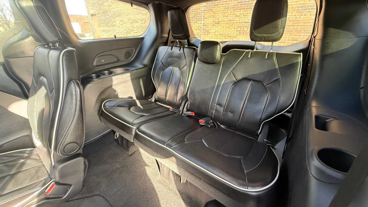 Chrysler Pacifica Limited 2025