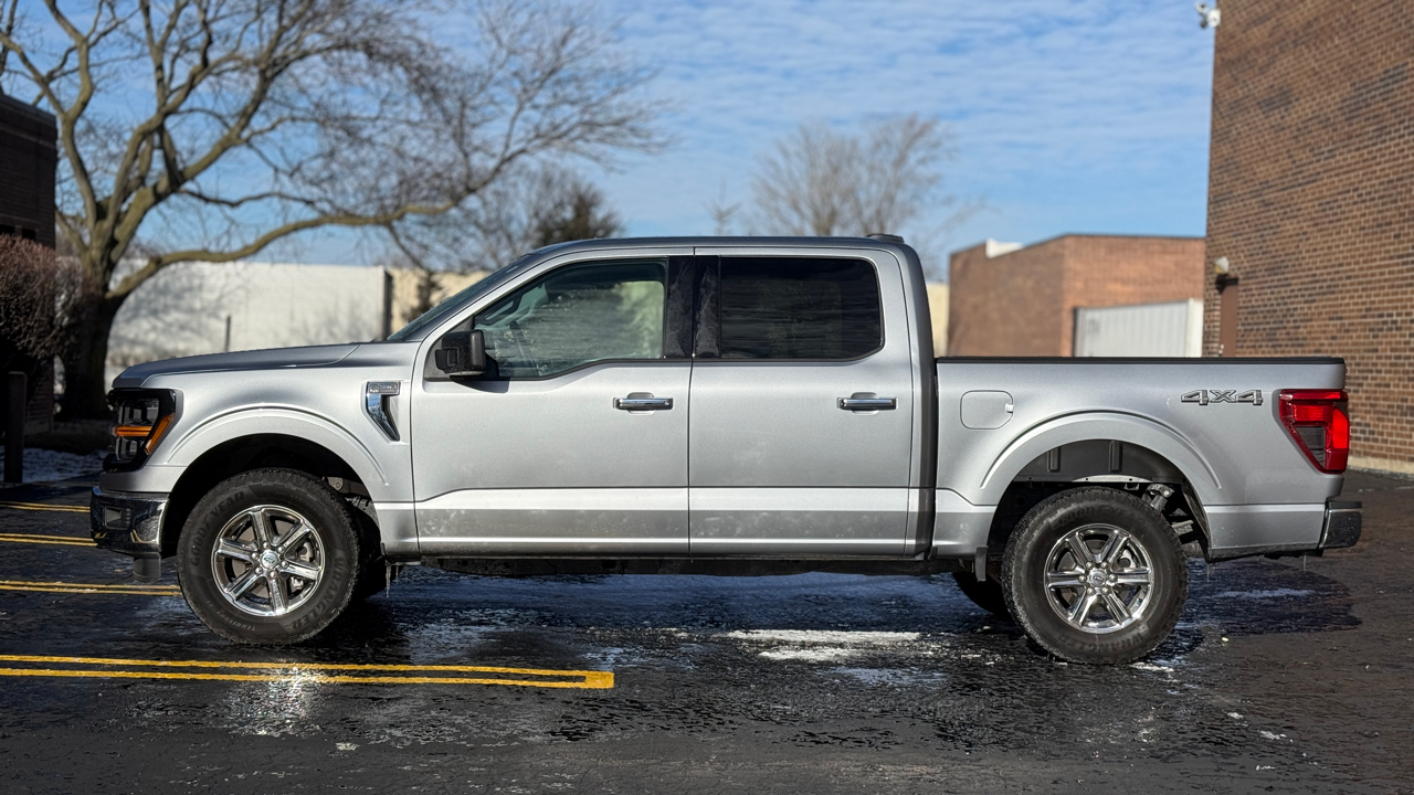 Ford F-150 XLT SuperCrew 4WD 2025