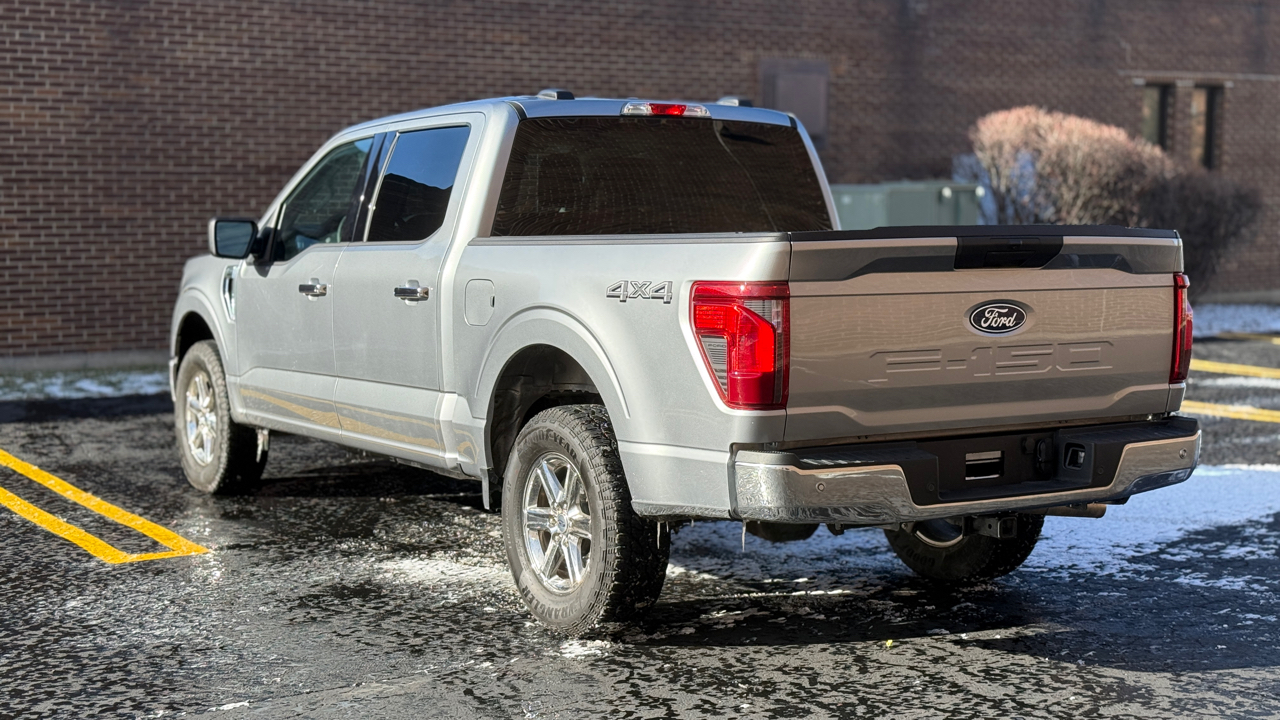 Ford F-150 XLT SuperCrew 4WD 2025