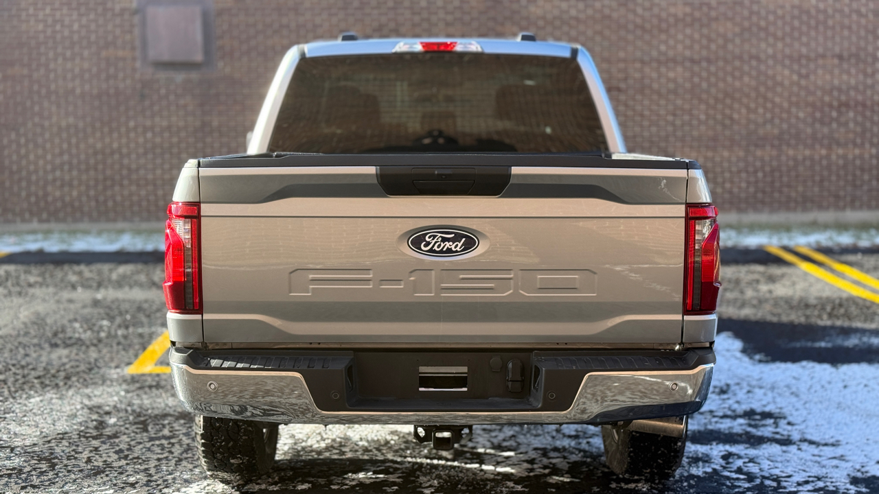 Ford F-150 XLT SuperCrew 4WD 2025