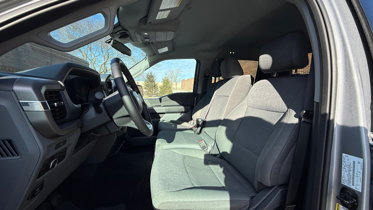 Ford F-150 XLT SuperCrew 4WD 2025