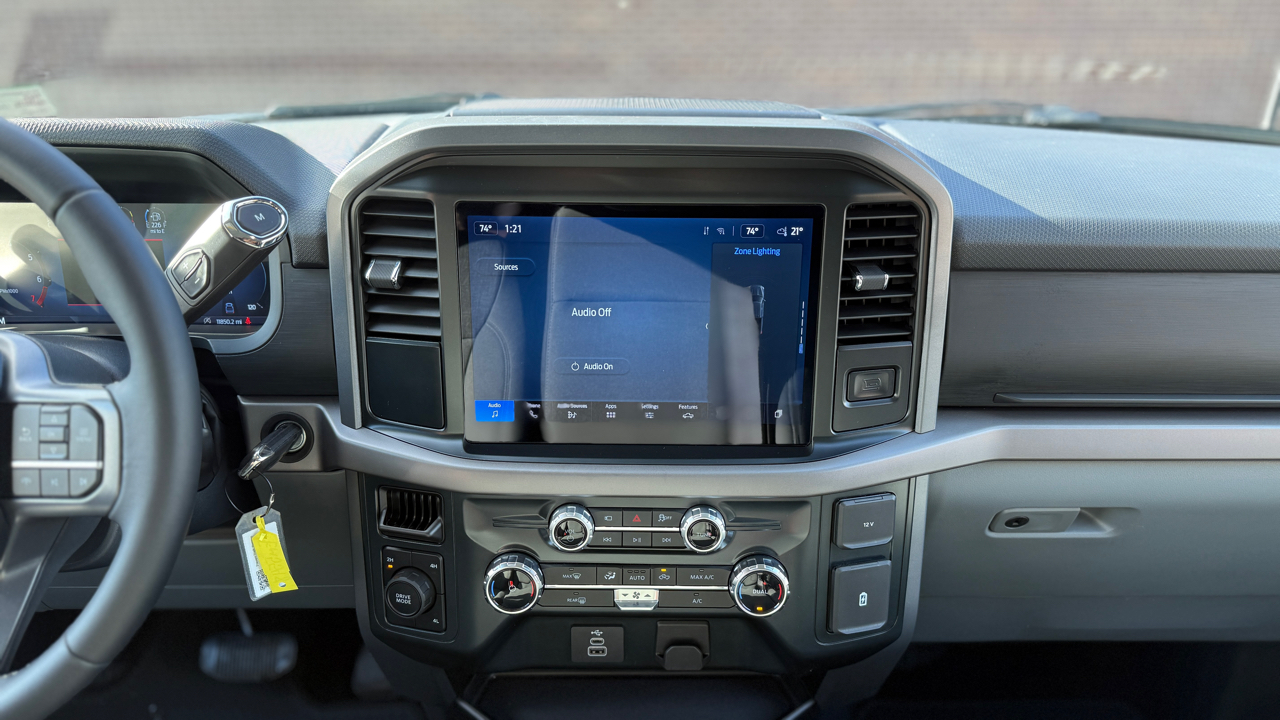 Ford F-150 XLT SuperCrew 4WD 2025