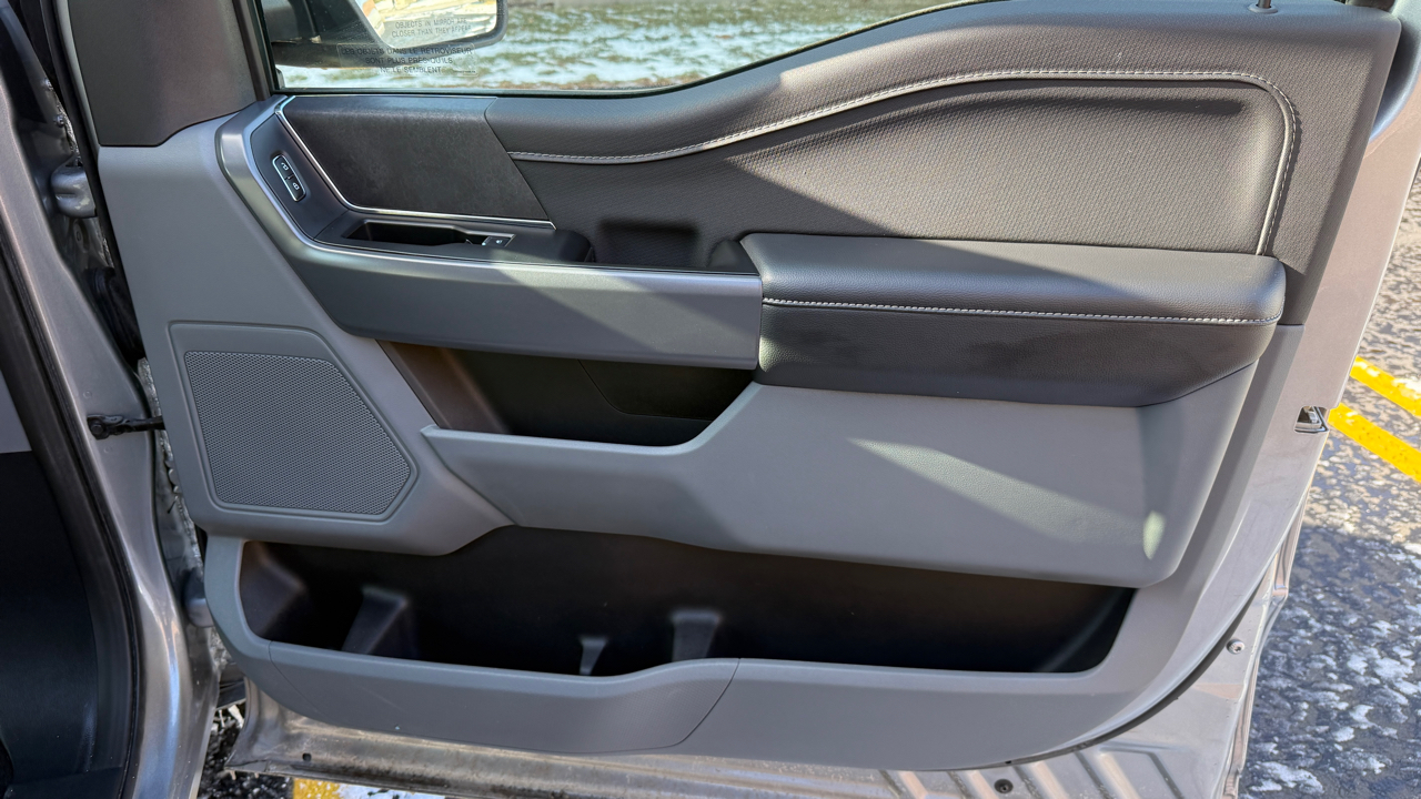 Ford F-150 XLT SuperCrew 4WD 2025