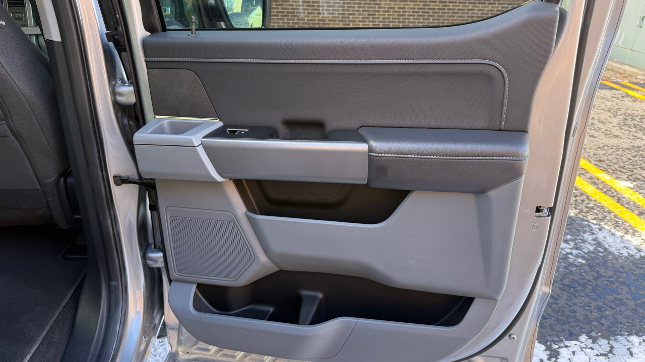 Ford F-150 XLT SuperCrew 4WD 2025