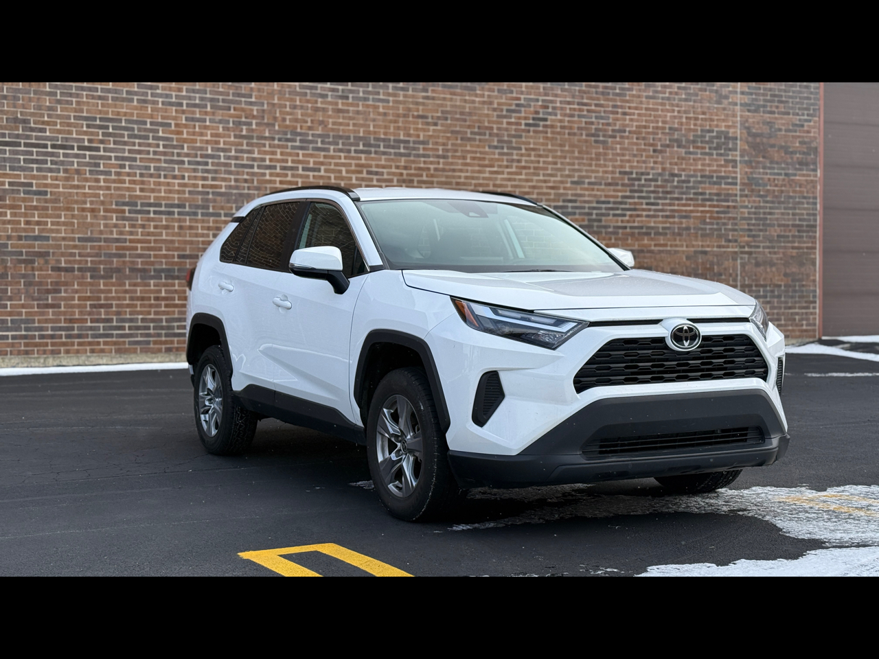 Toyota RAV4 XLE 2024