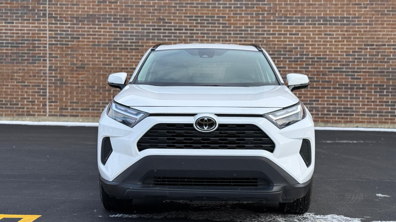 Toyota RAV4 XLE 2024