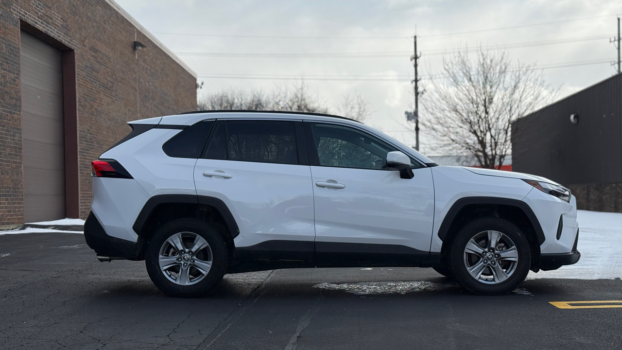 Toyota RAV4 XLE 2024